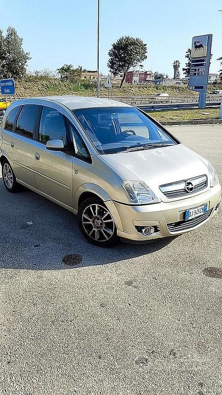 Usata Opel Meriva 75 CV (55 kW) 2008 Monovolume