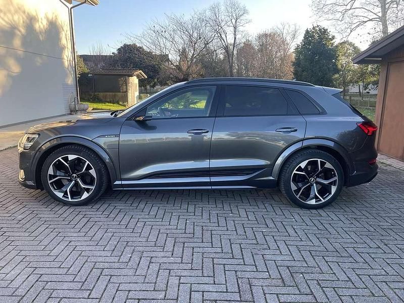 Usata Audi e-tron Sport 369 kW (503 CV) 2021 Grigio SUV