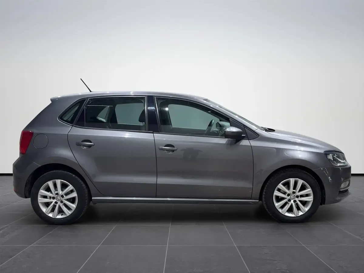 Usata VW Polo Comfortline 75 CV (55 kW) 2016 Grigio SUV