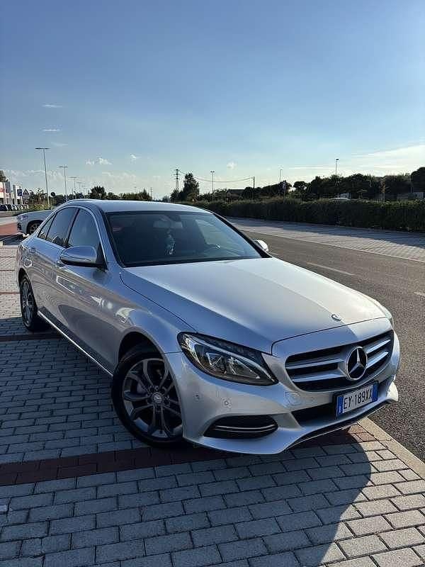 Usata 2015 Mercedes C200 Tre volumi | 13.500 € (Buon prezzo) - Immagine 1/4