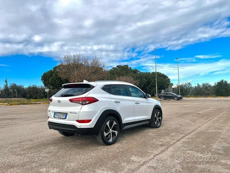 Usata Hyundai Tucson Xpossible 141 CV (103 kW) 2018 Bianco SUV