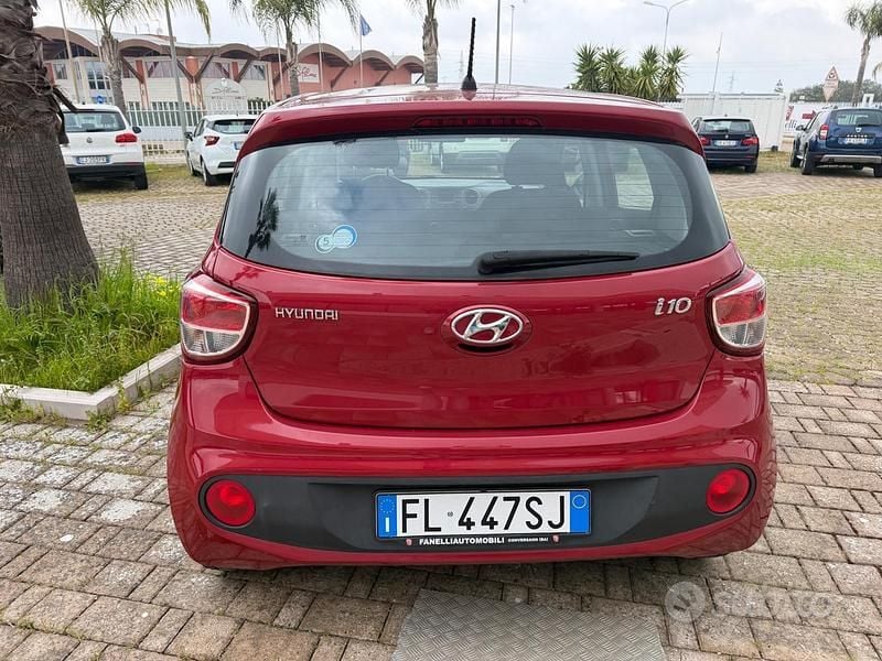 Usata Hyundai i10 Style 66 CV (48 kW) 2017 Rosso Utilitaria