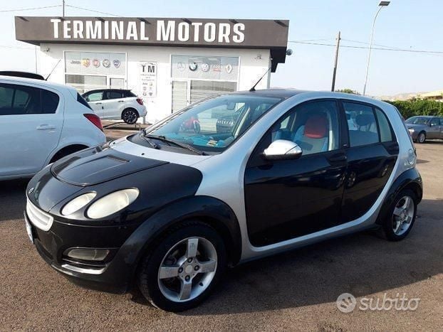 Nero Usata 2006 Smart ForFour Due volumi | 2500 € (Molto cara) - Immagine 1/4