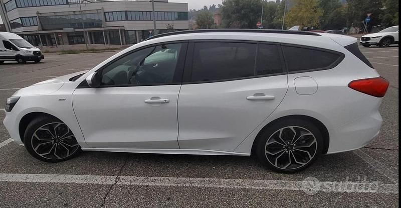 Usata Ford Focus 125 CV (91 kW) 2019 Bianco Station wagon