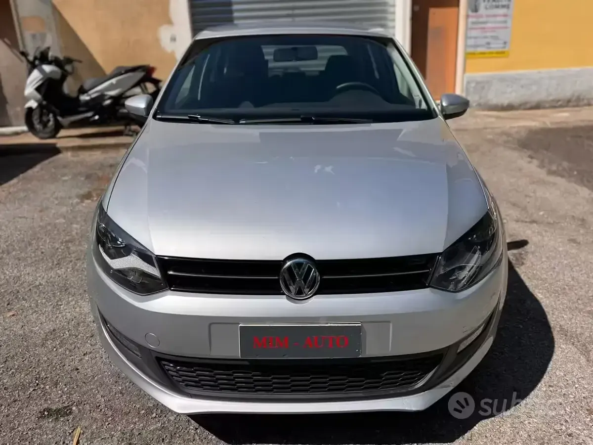 Usata VW Polo Comfortline 75 CV (55 kW) 2013 Grigio Utilitaria