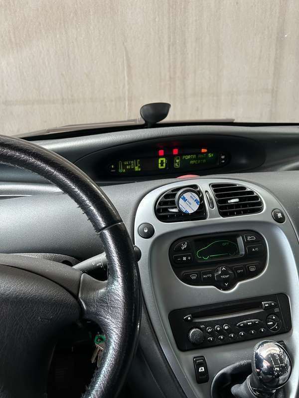 Grigio Usata 2008 Citroën Xsara Picasso Elegance Monovolume | 2900 € (Cara) - Immagine 1/4