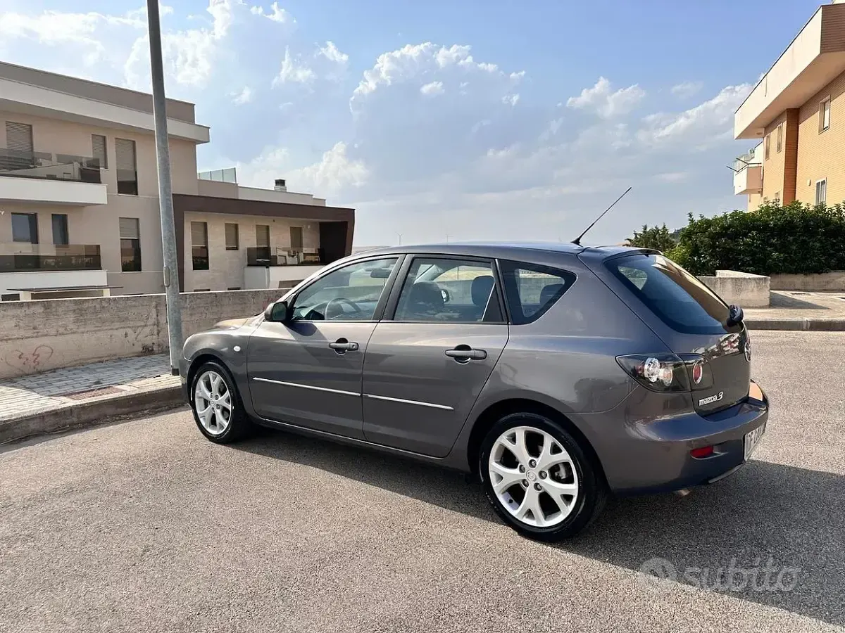 Usata Mazda 3 Energy 109 CV (80 kW) 2007 Grigio Berlina