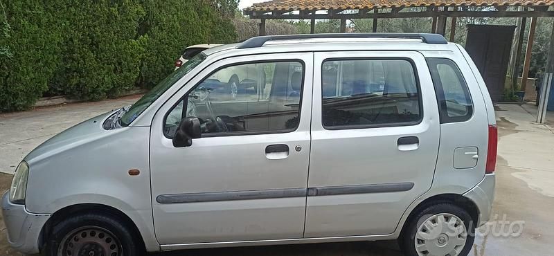 Grigio Usata 2004 Opel Agila Due volumi | 1800 € - Immagine 1/4