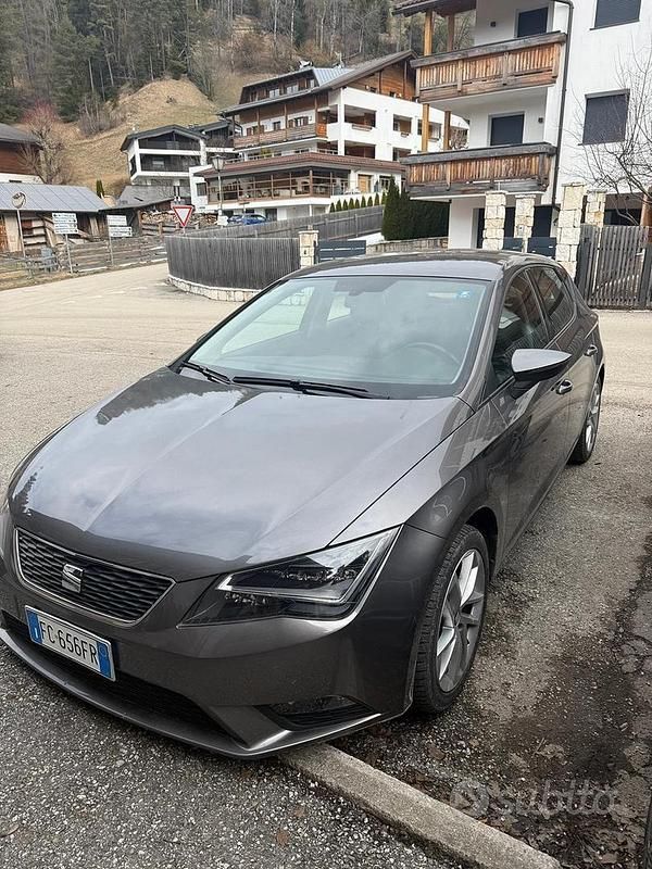 Usata Seat Leon Business 105 CV (77 kW) 2016 Grigio Berlina