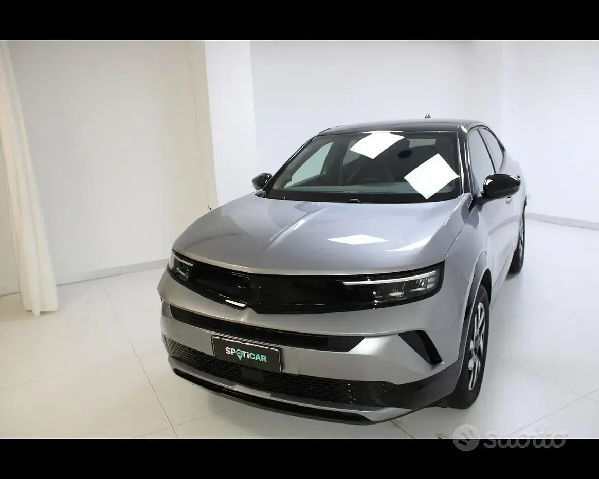 Usata Opel Mokka 131 CV (96 kW) 2025 Grigio SUV