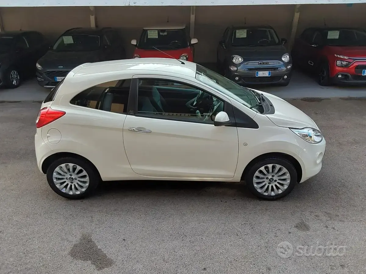 Usata Ford Ka Titanium 75 CV (55 kW) 2011 Bianco Utilitaria