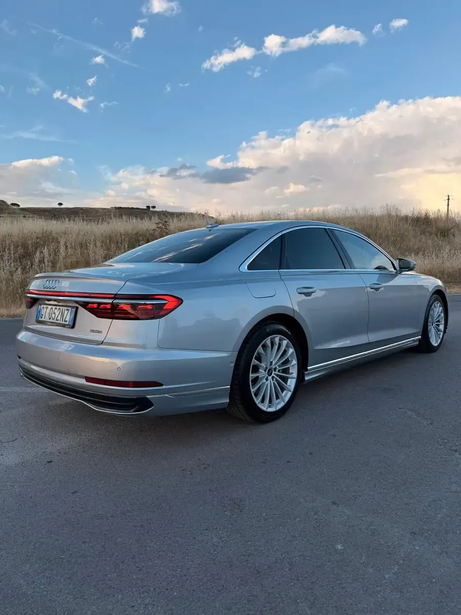 Usata Audi A8L Design 285 CV (209 kW) 2024 Argento Berlina
