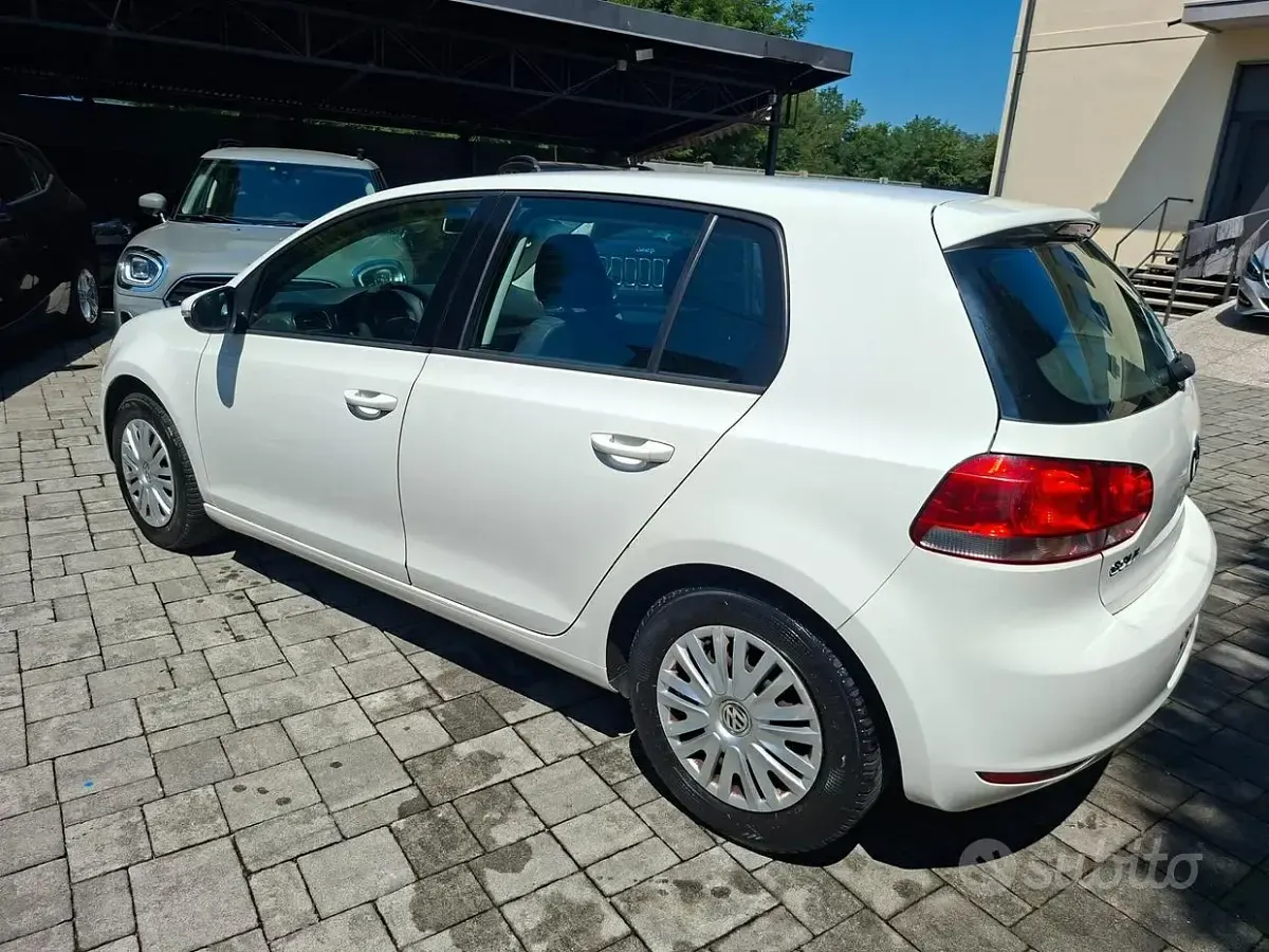 Usata VW Golf VII Comfortline 105 CV (77 kW) 2012 Bianco Berlina