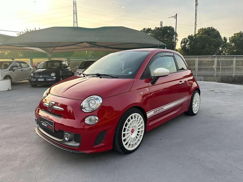 Rosso Usata 2015 Abarth 595 Turismo Due volumi | 14.000 € (Molto cara) - Immagine 1/4