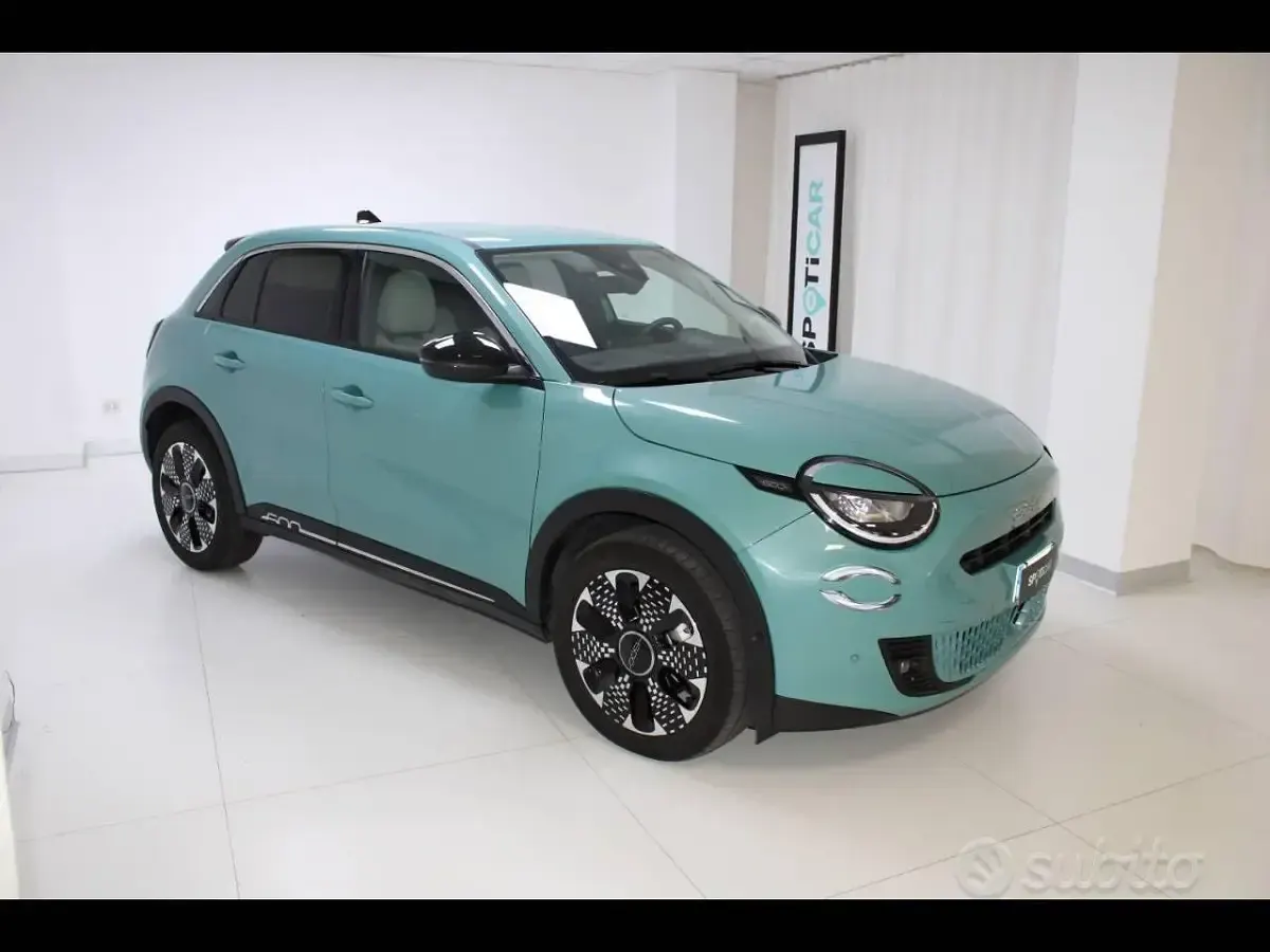 Usata Fiat 600 100 CV (73 kW) 2025 SUV