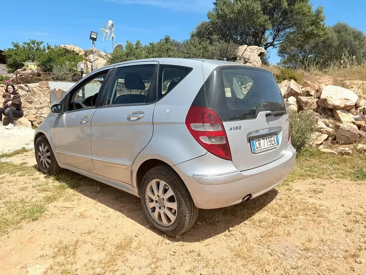 Usata Mercedes A180 109 CV (80 kW) 2004 Grigio Berlina