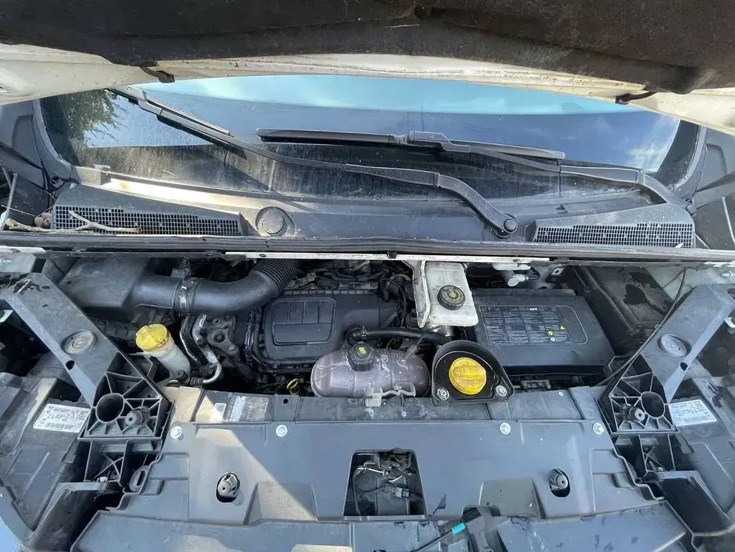 Begagnad Renault Trafic 120 HK (88 kW) 2015 Vit Minibuss