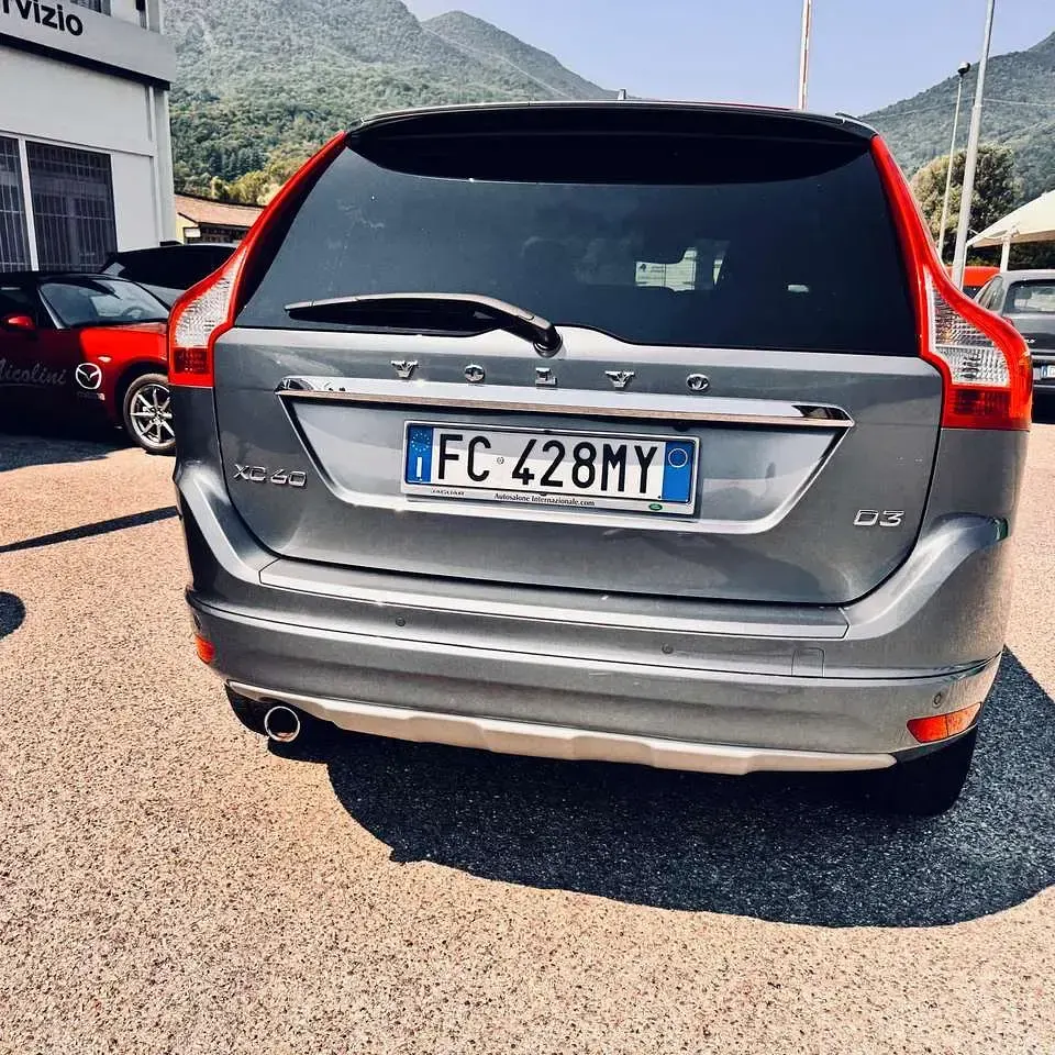 Usata Volvo XC60 Business Edition 150 CV (110 kW) 2016 Grigio SUV