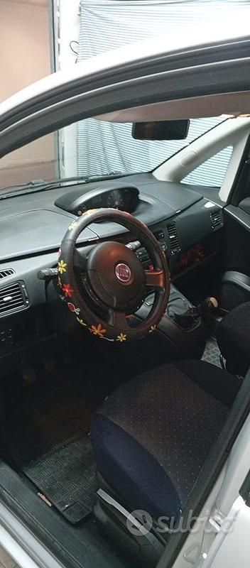 Usata Fiat Idea 70 CV (51 kW) 2009 Grigio Monovolume