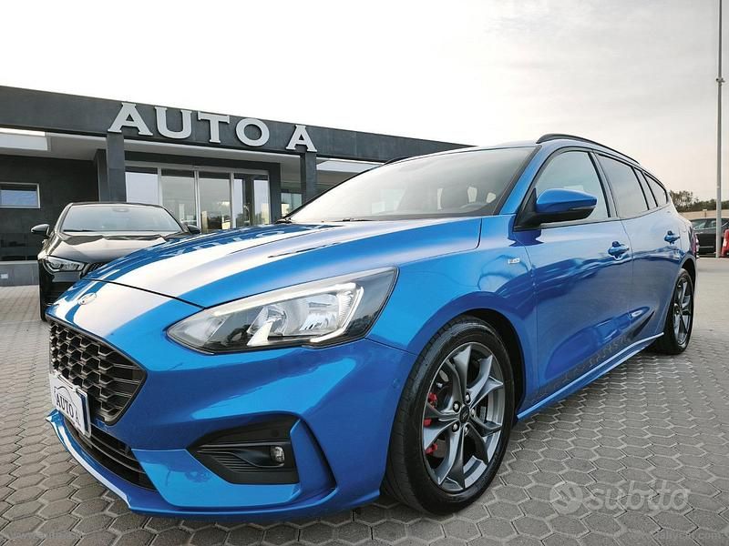 Usata Ford Focus ST-Line 120 CV (88 kW) 2018 Blu/azzurro Station wagon