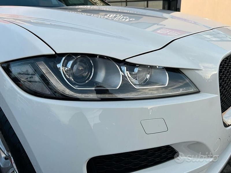 Usata Jaguar F-Pace Prestige 180 CV (132 kW) 2020 Bianco SUV