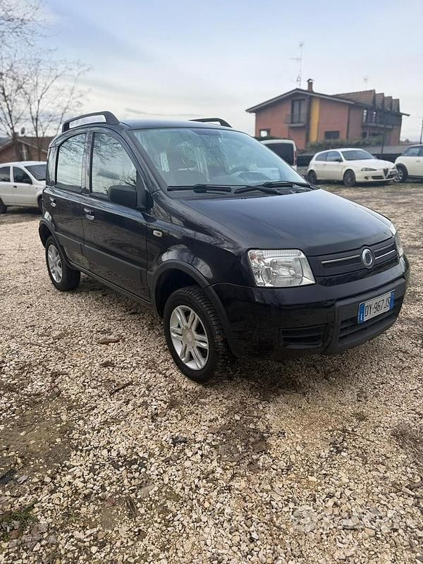Usata Fiat Panda 4x4 Climbing 69 CV (50 kW) 2007 Utilitaria