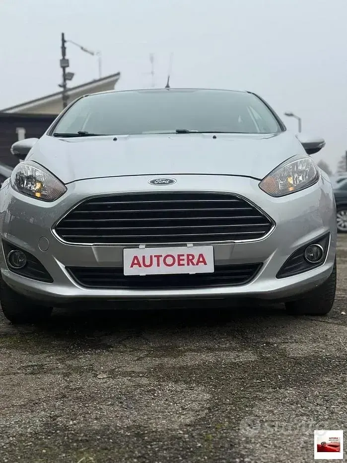 Usata Ford Fiesta Titanium 95 CV (69 kW) 2016 Bianco Utilitaria