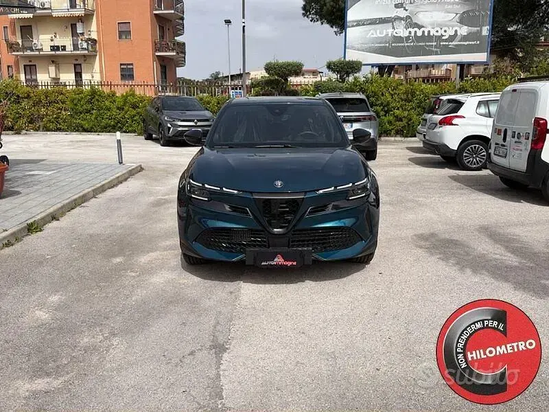 Nuova Alfa Romeo GT Junior Edizione Speciale 136 CV (100 kW) 2025 Blu SUV