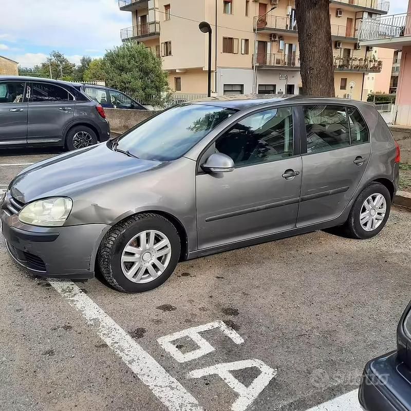 Usata VW Golf V 2005 Grigio Utilitaria