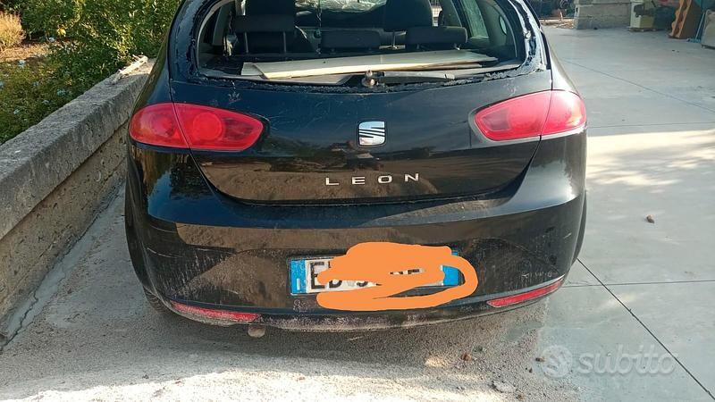 Usata Seat Leon 105 CV (77 kW) 2010 Utilitaria