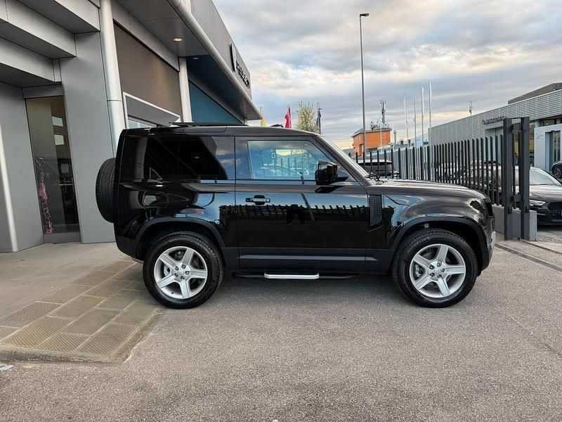 Usata Land Rover Defender SE 200 CV (147 kW) 2024 Nero SUV
