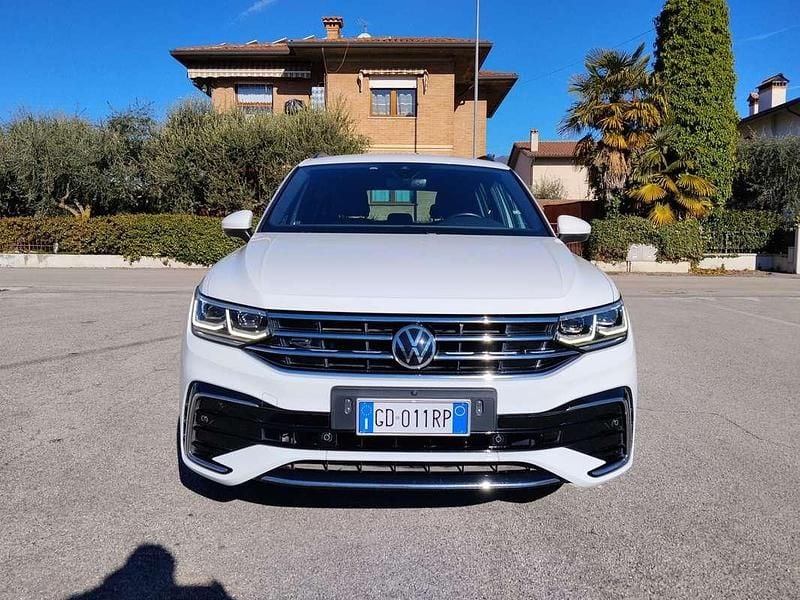 Usata VW Tiguan R-line 200 CV (147 kW) 2021 Bianco SUV