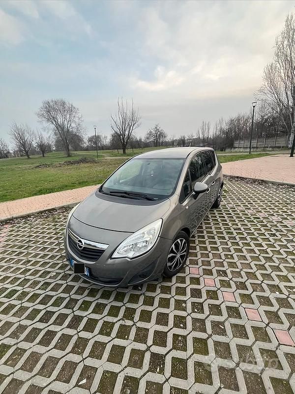 Usata Opel Meriva 120 CV (88 kW) 2013 Grigio Monovolume