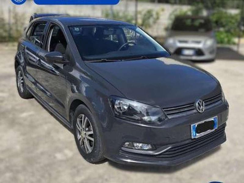 Grigio Usata 2016 VW Polo Trendline Tre volumi | 8900 € (Buon prezzo) - Immagine 1/4