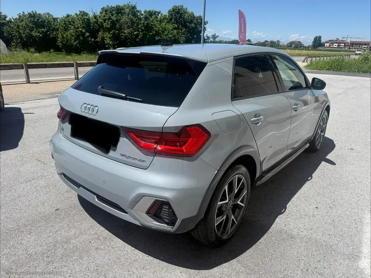 Usata Audi A1 116 CV (85 kW) 2020 Grigio SUV