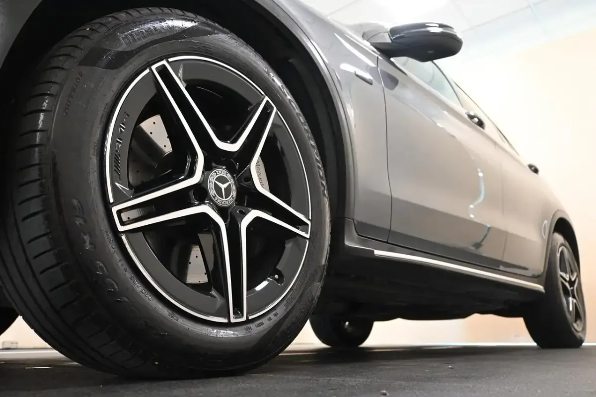 Usata Mercedes GLC300de 142 kW (194 CV) 2022 Grigio SUV