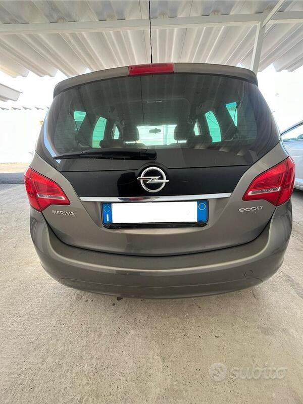 Usata Opel Meriva 95 CV (69 kW) 2012 Grigio Monovolume
