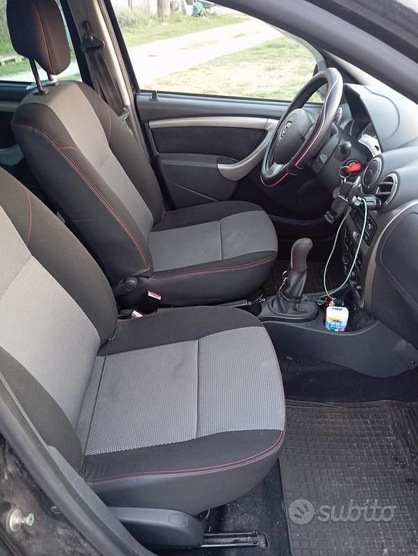 Usata Dacia Duster 110 CV (80 kW) 2013 Nero SUV