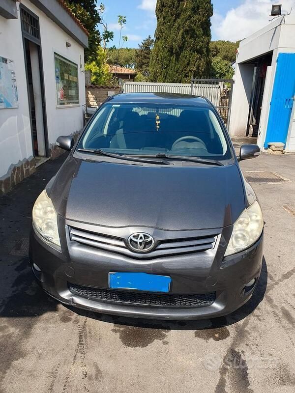Usata Toyota Auris 90 CV (66 kW) 2011 Berlina