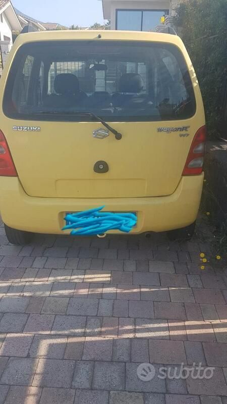Usata Suzuki Wagon R+ 94 CV (69 kW) 2004 Giallo Monovolume