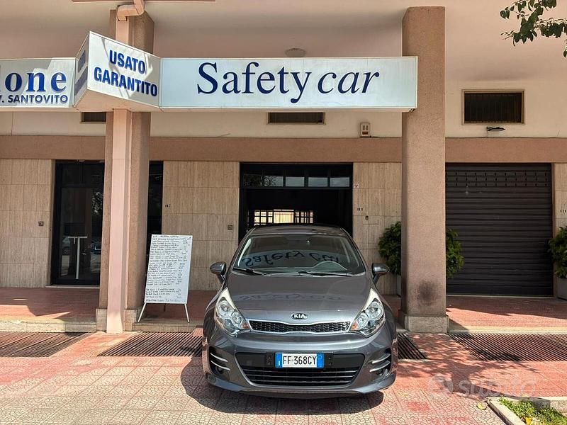 Usata Kia Rio Active 75 CV (55 kW) 2016 Grigio Utilitaria