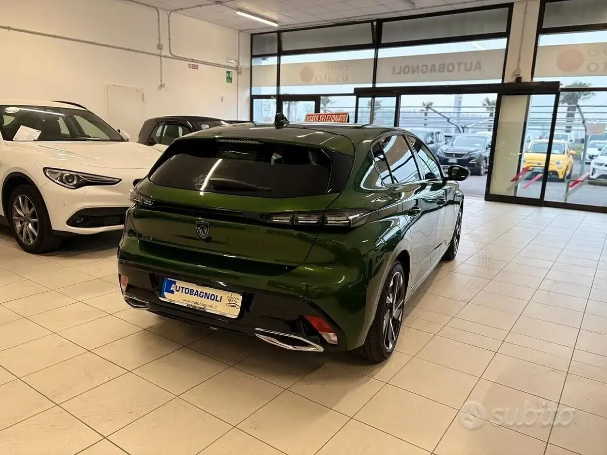 Usata Peugeot 308 Allure 131 CV (96 kW) 2024 Verde Berlina