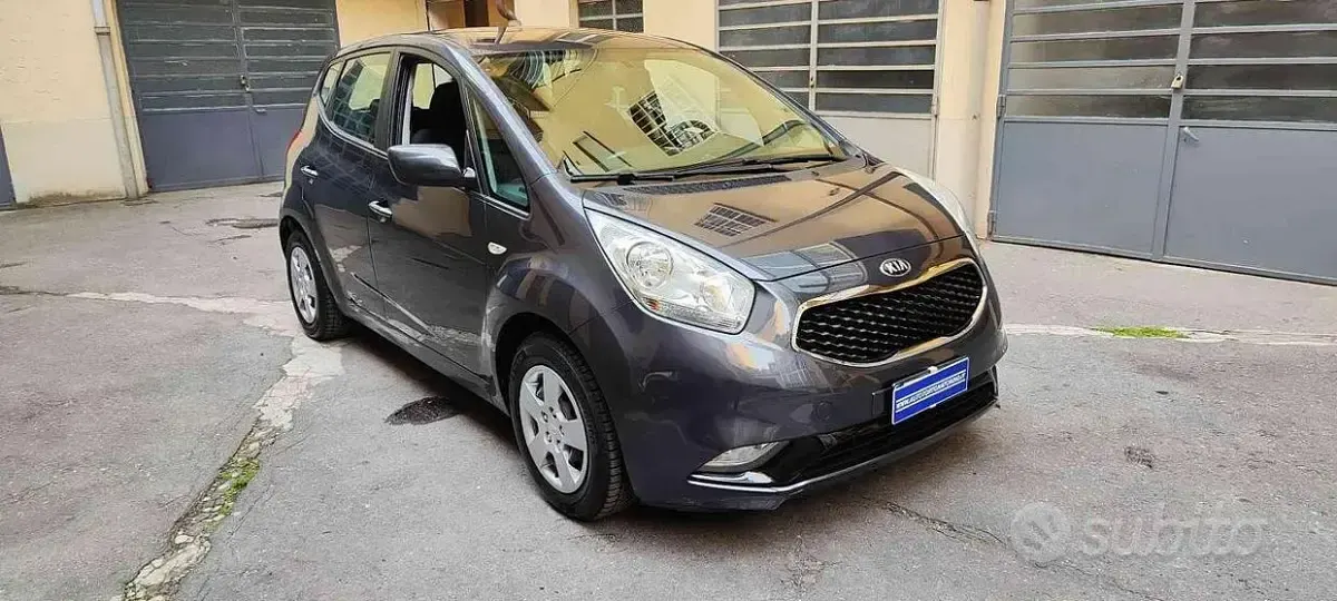 Usata Kia Venga Active 90 CV (66 kW) 2019 Grigio Utilitaria