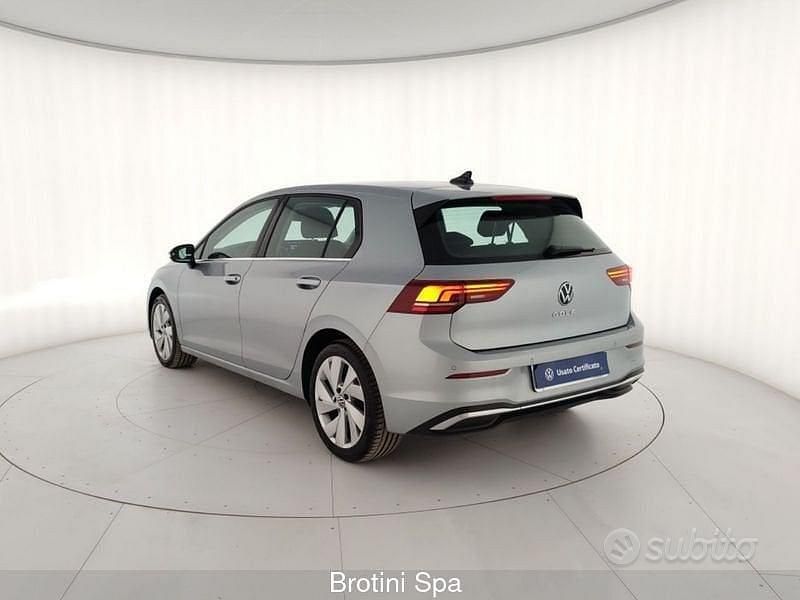 Usata VW Golf VIII Style 150 CV (110 kW) 2025 Grigio Berlina