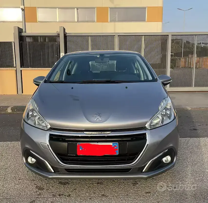 Usata Peugeot 208 102 CV (75 kW) 2019 Grigio Utilitaria