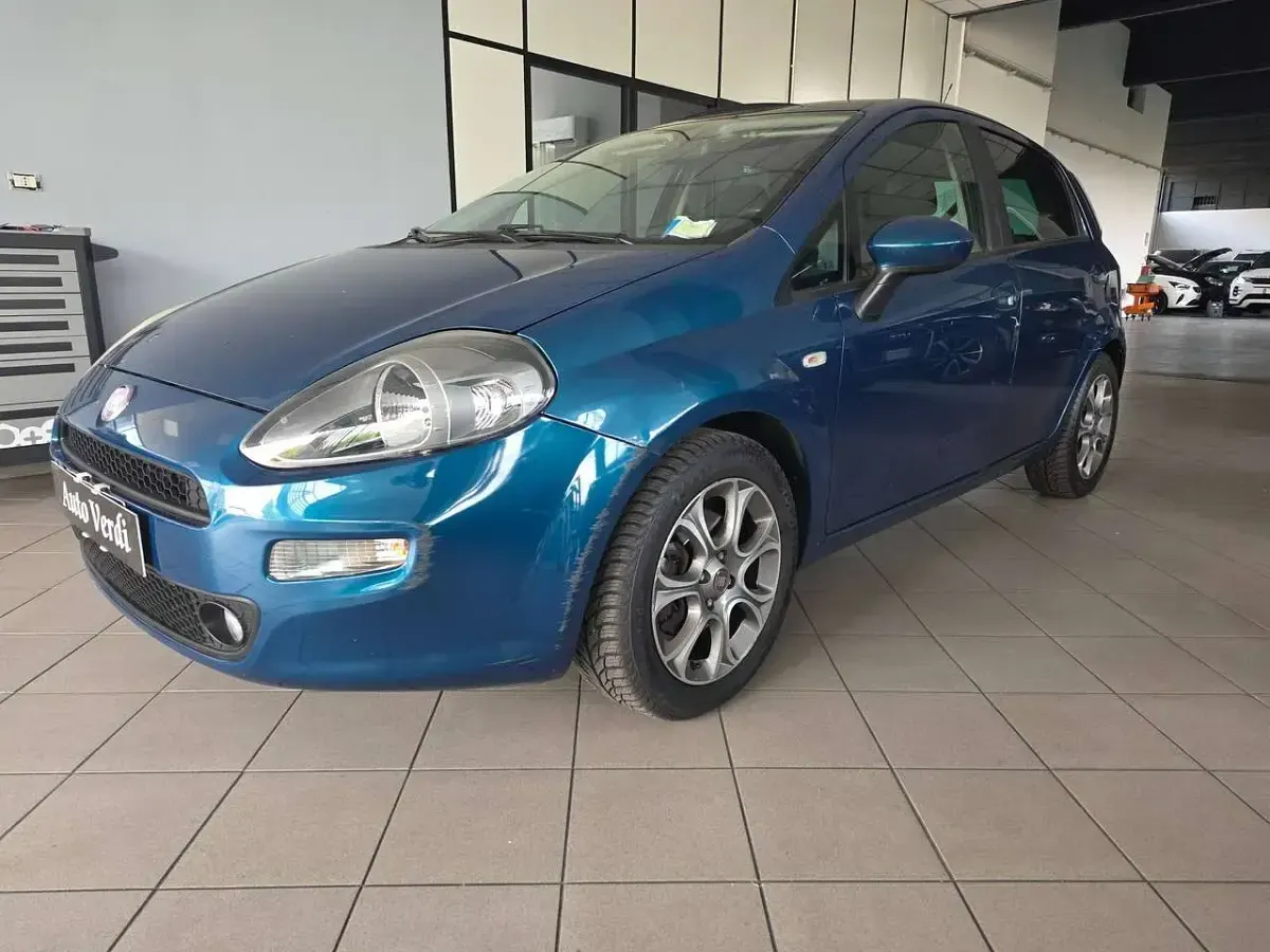Usata Fiat Punto Lounge 95 CV (69 kW) 2012 Verde ottanio Utilitaria