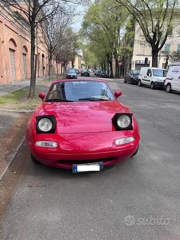 Usata Mazda MX5 115 CV (84 kW) 1992 Rosso Cabrio