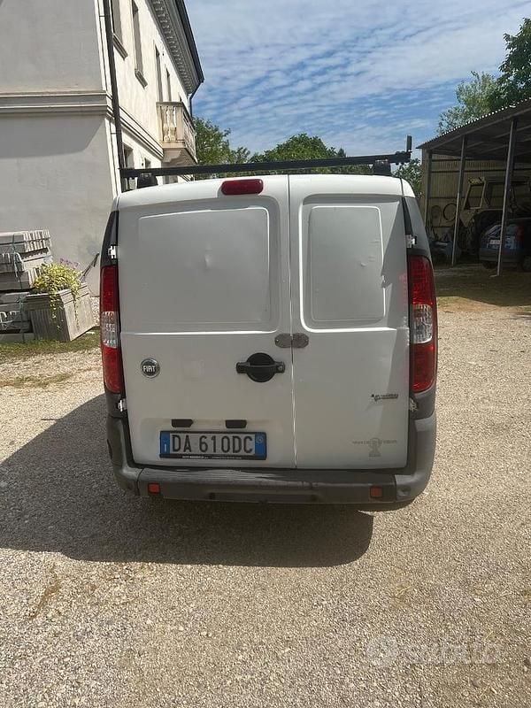 Usata Fiat Doblò 103 CV (75 kW) 2006 Bianco Monovolume