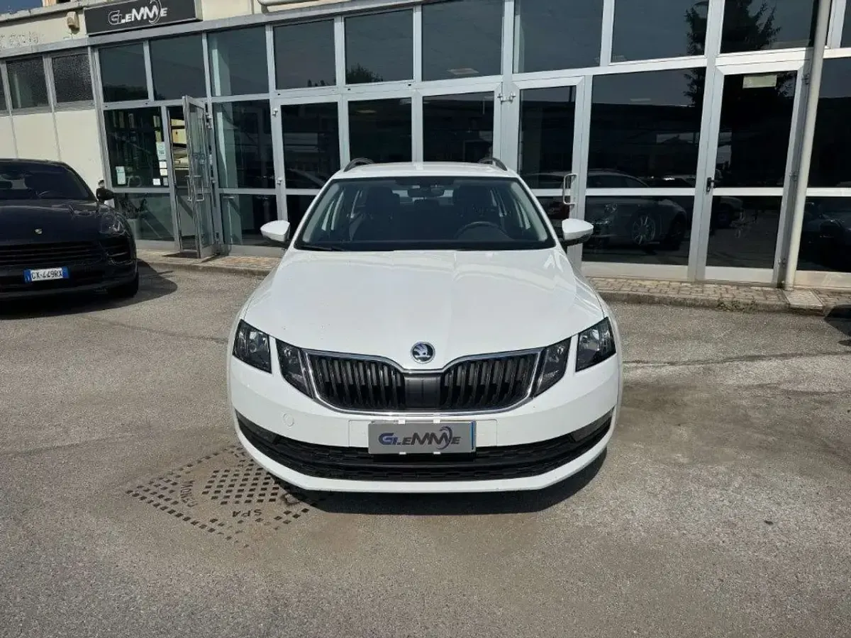 Usata Skoda Octavia Executive 116 CV (85 kW) 2020 Bianco Station wagon