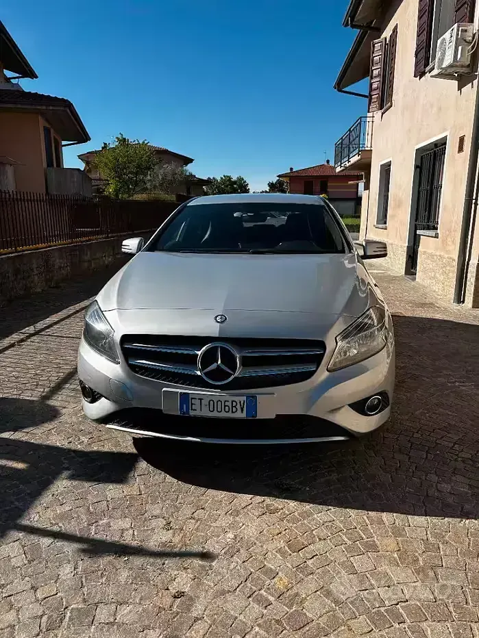 Usata Mercedes A160 Premium 90 CV (66 kW) 2013 Grigio Utilitaria